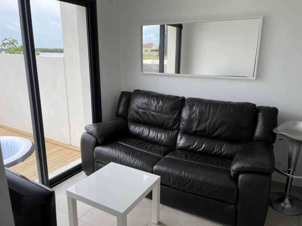 Appartement Avec Spa-Avril A Sept-Camargue 4 Personnes Saint-Laurent-dʼAigouze Eksteriør billede