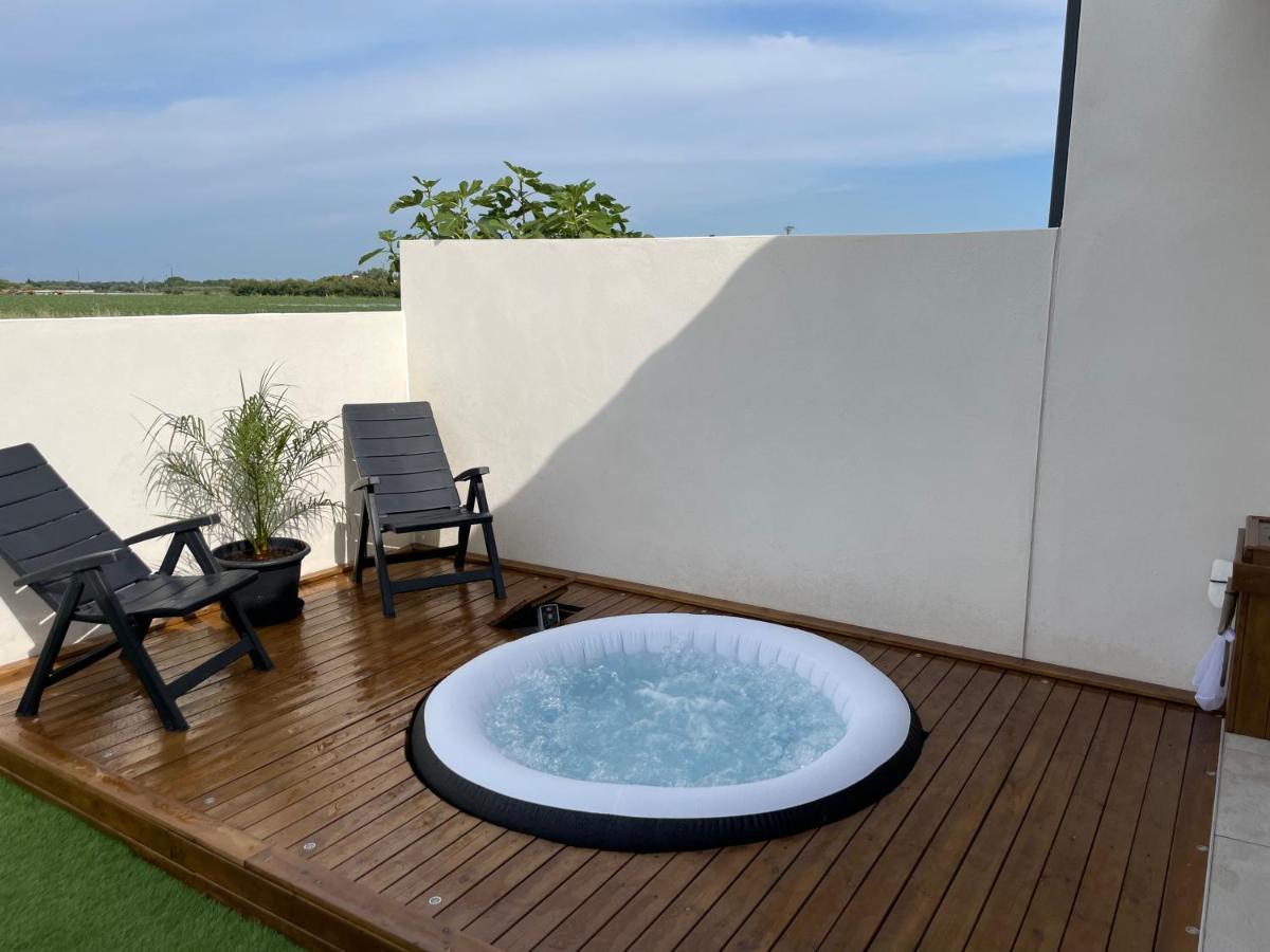 Appartement Avec Spa-Avril A Sept-Camargue 4 Personnes Saint-Laurent-dʼAigouze Eksteriør billede