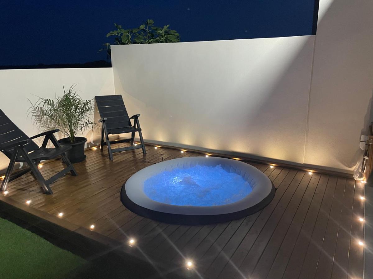 Appartement Avec Spa-Avril A Sept-Camargue 4 Personnes Saint-Laurent-dʼAigouze Eksteriør billede